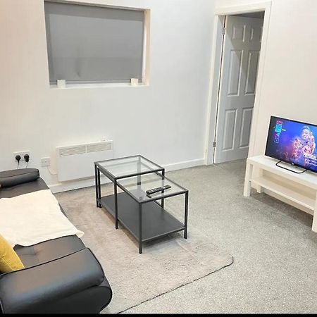 Apartment In Bham City Centre, Free Parking Sleeps 3 Birmingham Kültér fotó