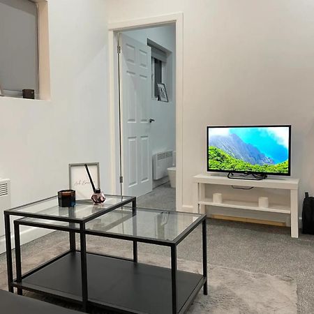Apartment In Bham City Centre, Free Parking Sleeps 3 Birmingham Kültér fotó