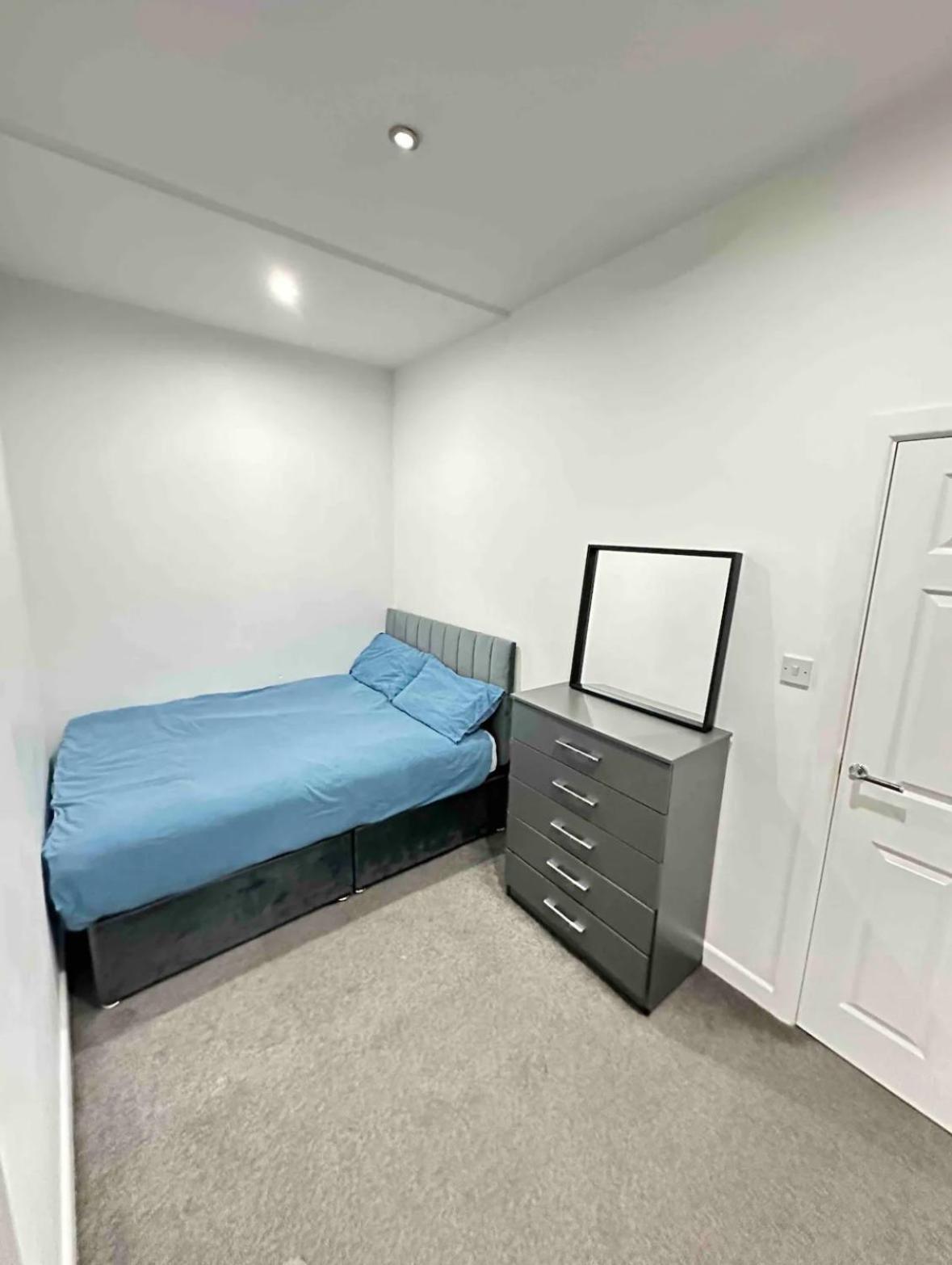Apartment In Bham City Centre, Free Parking Sleeps 3 Birmingham Kültér fotó